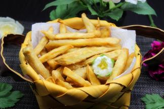 捞出，用厨房吸油纸把多余的油吸干即可享用。