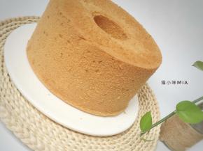 出炉后，震出热气，倒扣至蛋糕凉透后，脱模即可