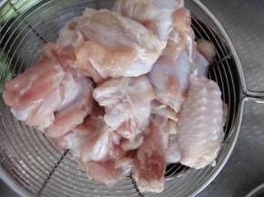 然后放到网筛上控掉水分