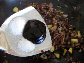 加盐、糖、蚝油和生抽