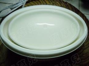 酸奶机内桶盖上盖，放入酸奶机中。