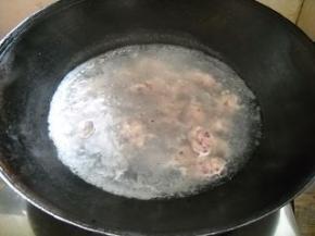 煮至疙瘩浮起，盛入碗中。