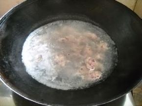 煮至疙瘩浮起，盛入碗中。