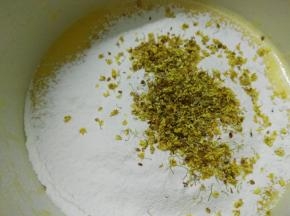 撒入低粉和桂花，划\\\