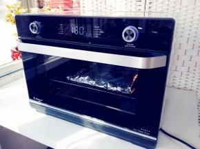 放入长帝空气烤箱中层，选择上下火160度，烤20分钟