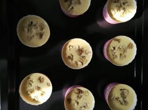 上面撒上核桃仁