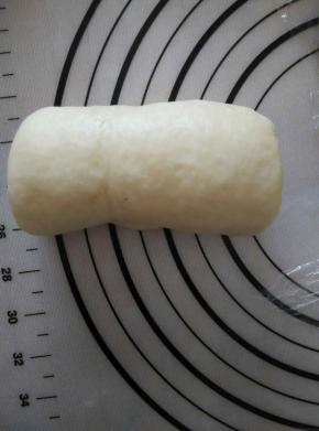 自上而下卷起，再醒10分钟，一定盖保鲜膜，防止表皮发干