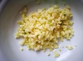 切粒，尽量剁碎