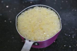 小火煮沸至115度熄火