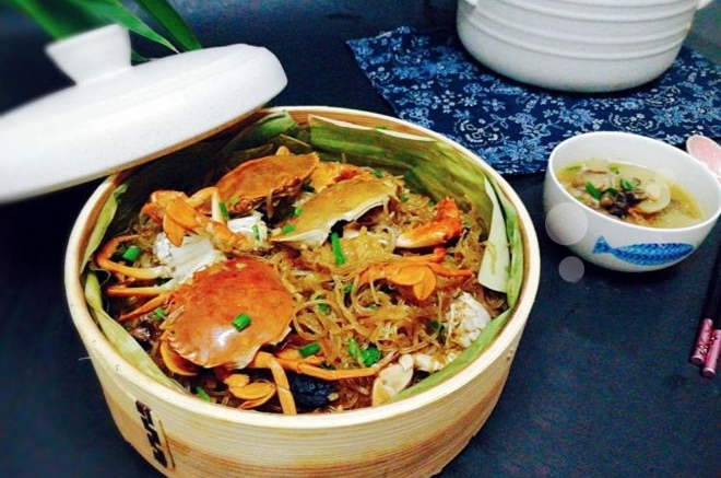 冬季一锅出--红鲟蒸红薯粉+简骨鸡枞菌萝卜汤