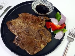 13.八分熟的牛排就做好了。