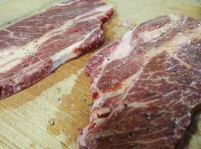 7.腌制30分钟左右。