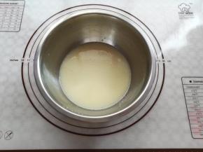 用手抽快速充分混合乳化