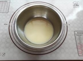 用手抽快速充分混合乳化