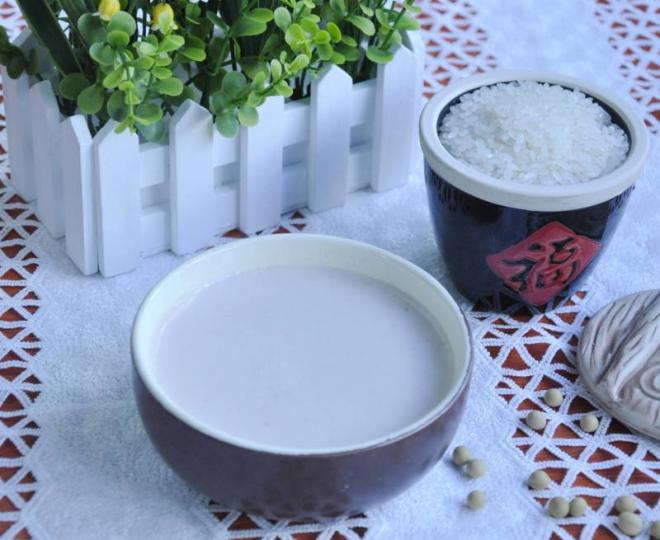 莲子红枣糯米豆浆