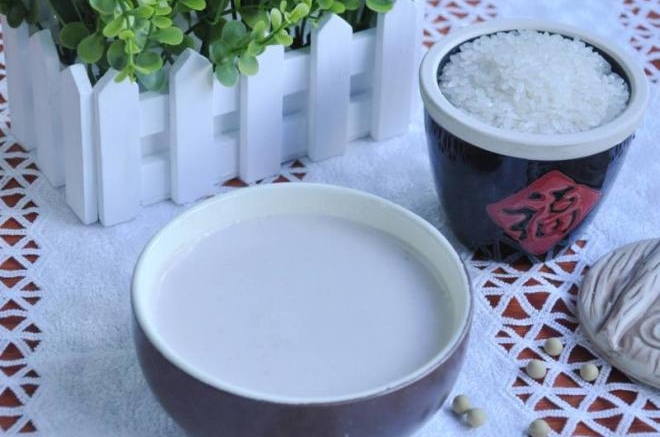 莲子红枣糯米豆浆