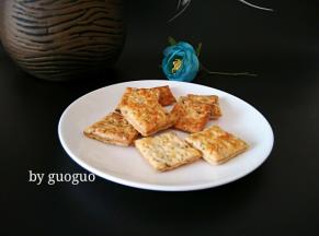 饼干表面呈黄色即可出炉