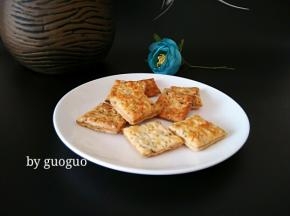 饼干表面呈黄色即可出炉