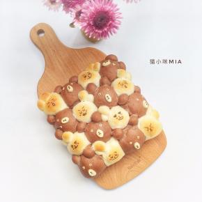 出炉后用巧克力画出表情，或者用色素笔也可以