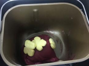 15分钟后，加入软化黄油