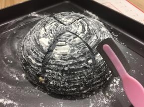 用法焙客的面包割刀割出自己喜欢的花纹