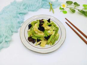 芦笋嫩嫩的。