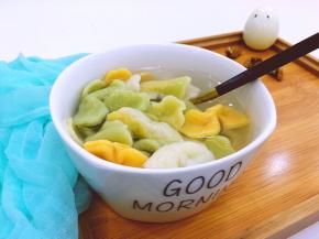 装碗可以来吃了，煮个水煮蛋，营养早餐即可食用