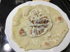 卷饼涂沙拉酱