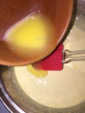 加入融化好的黄油
