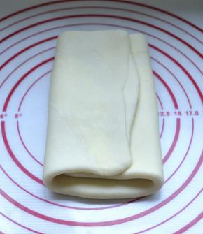 5、重复两次这样的步骤，每次叠好都松弛一会。