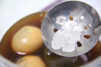 最后加上冰糖煲溶