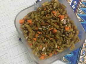 美味的酸豆角好了，如果尝了太咸，可以炒时加糖调味，天气冷的话，腌制时间加长