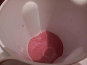 一个石榴，汁也很多