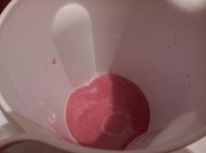 一个石榴，汁也很多