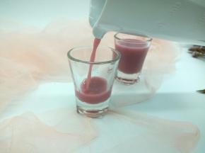 来，给自己倒上一杯