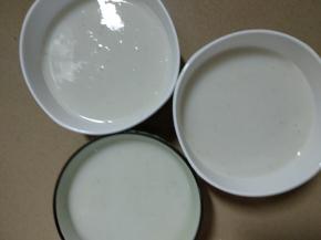 皮冻液分成3份，放置不烫手。