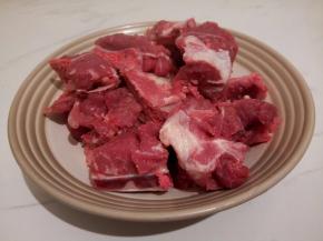 新鲜扇子骨，炖好的汤不腻口