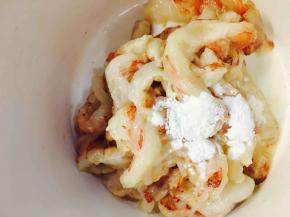 淀粉，白胡椒，白兰地少许，腌制下虾