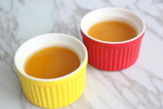 做好的沙棘布丁，晶晶亮亮的，很是可爱。