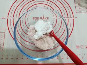 7. 分三次加入TPT面糊中第一次可以用力些拌匀