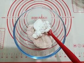 7. 分三次加入TPT面糊中第一次可以用力些拌匀