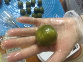 很容易包，不过这次我馅做的不是很好，感觉颜色有点不一样