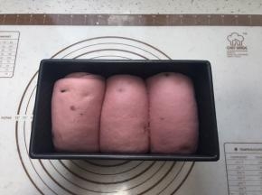 发到八成满取出在表面喷水