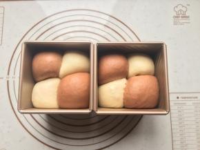 发到8成满时取出，表面喷水