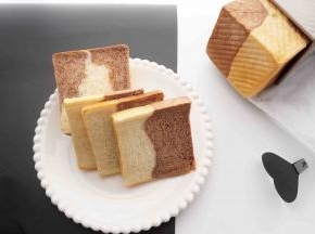 柔软好吃的双拼吐司就做好了