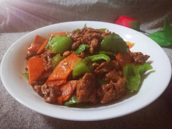 青椒胡萝卜炒肉