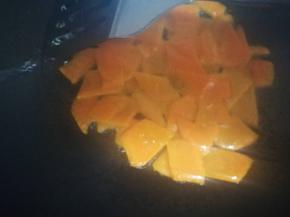 中火炒到胡萝卜变色熟了