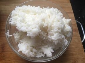 剩米饭准备好