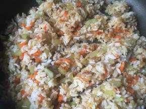 加一些酱油调味即可