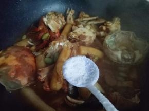 加入盐，(依个人口味放盐量)